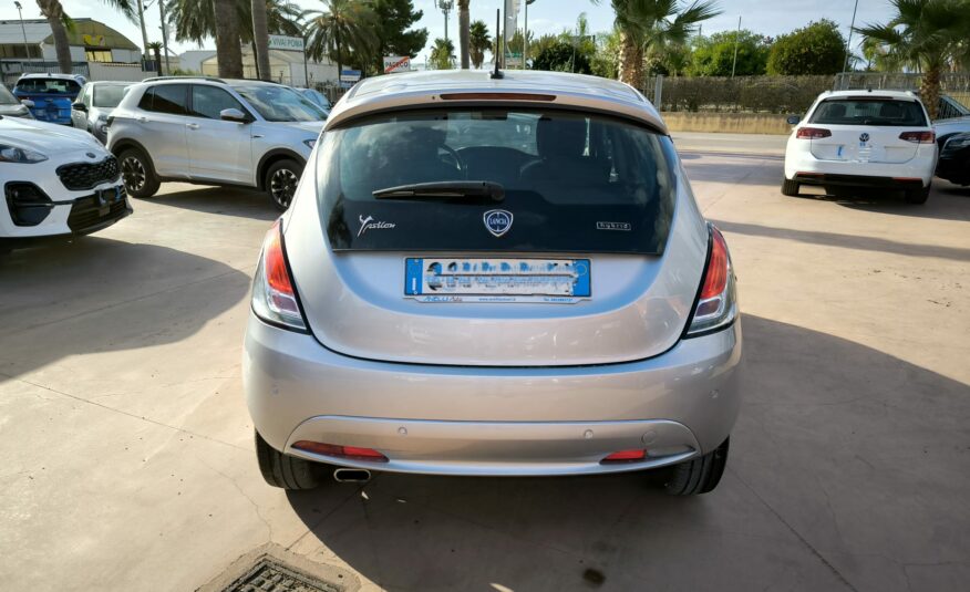 Lancia Ypsilon 1.0 FireFly 5 porte S&S Hybrid Ecochic Gold