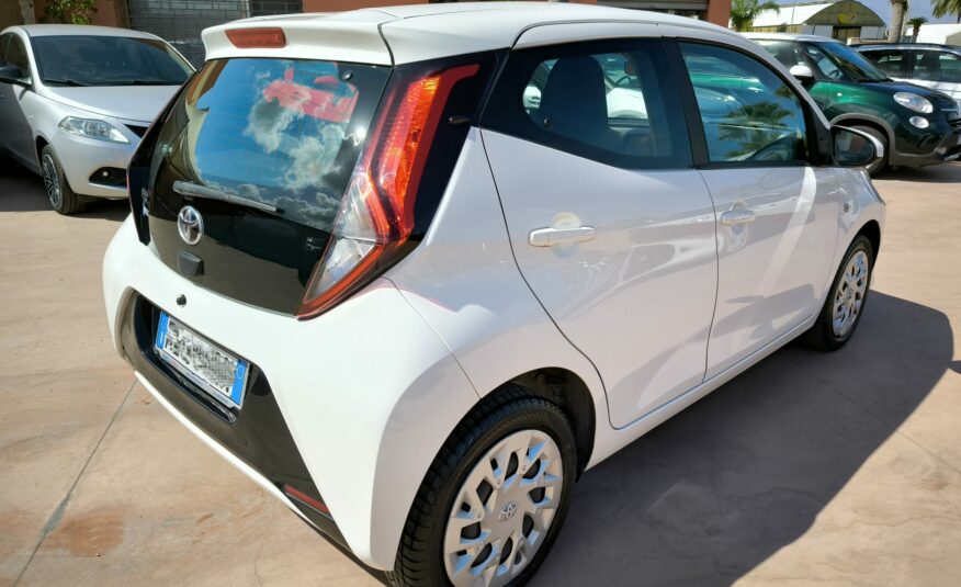 Toyota Aygo 1.0 VVT-i 72 CV 5 porte x-clusiv Connec