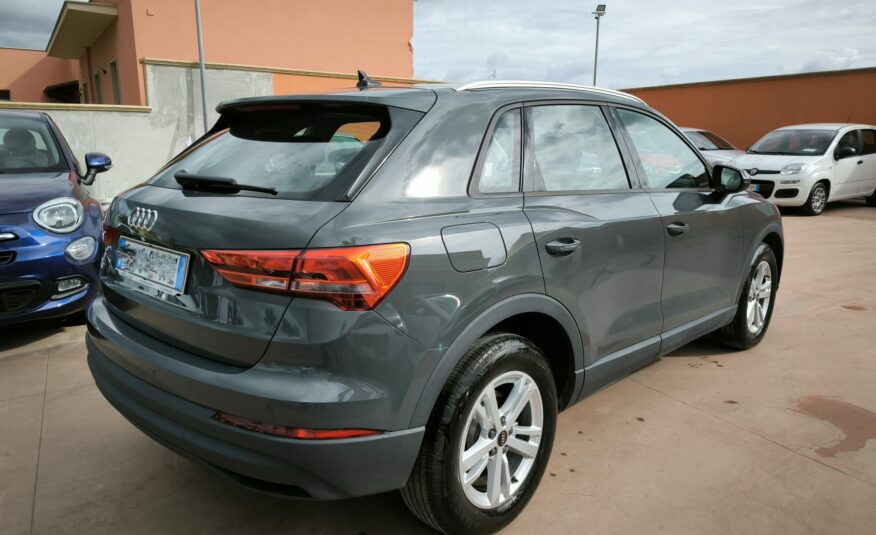 Audi Q3 35 TDI S tronic Business